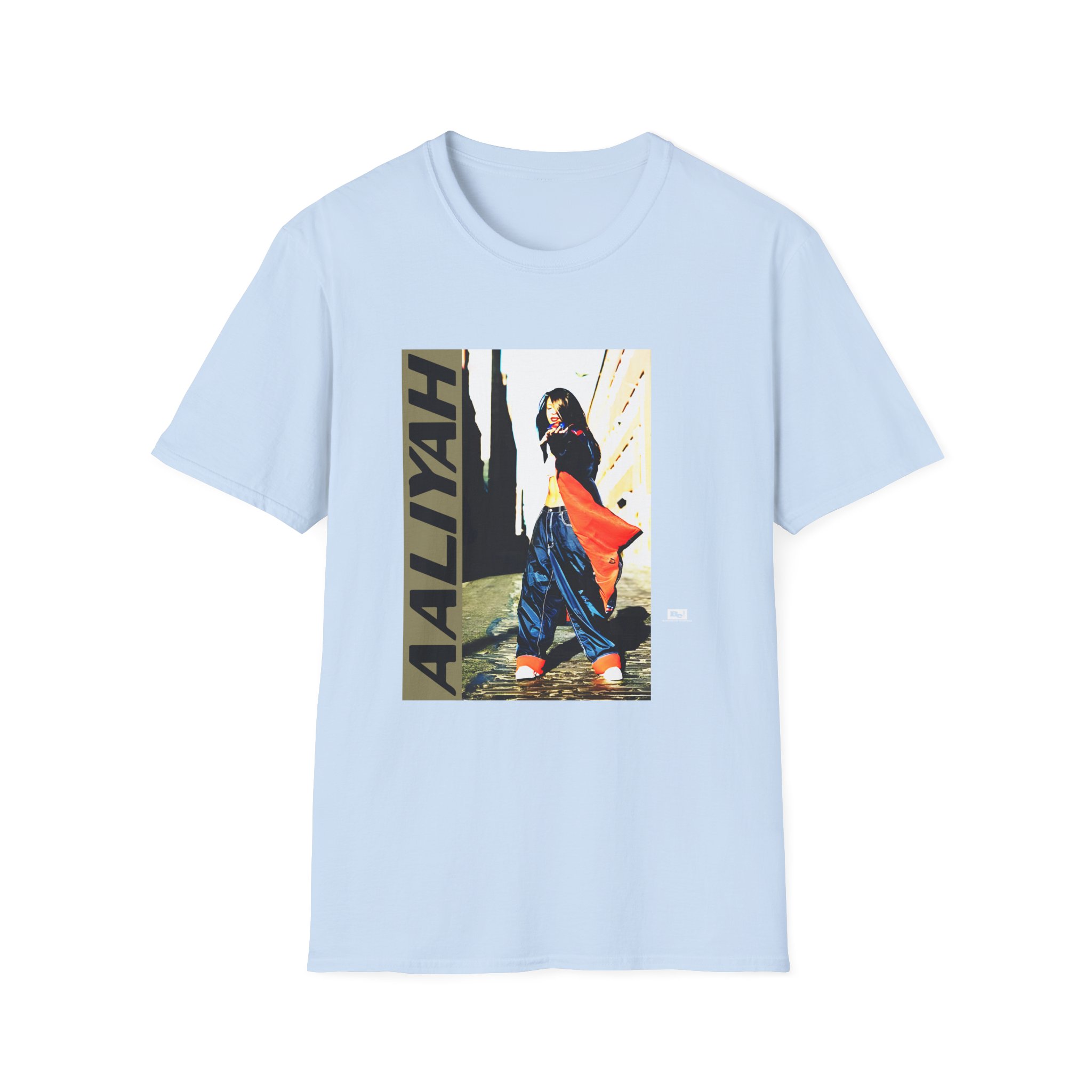 Aaliyah Oiam Photo Unisex Softstyle T-shirt